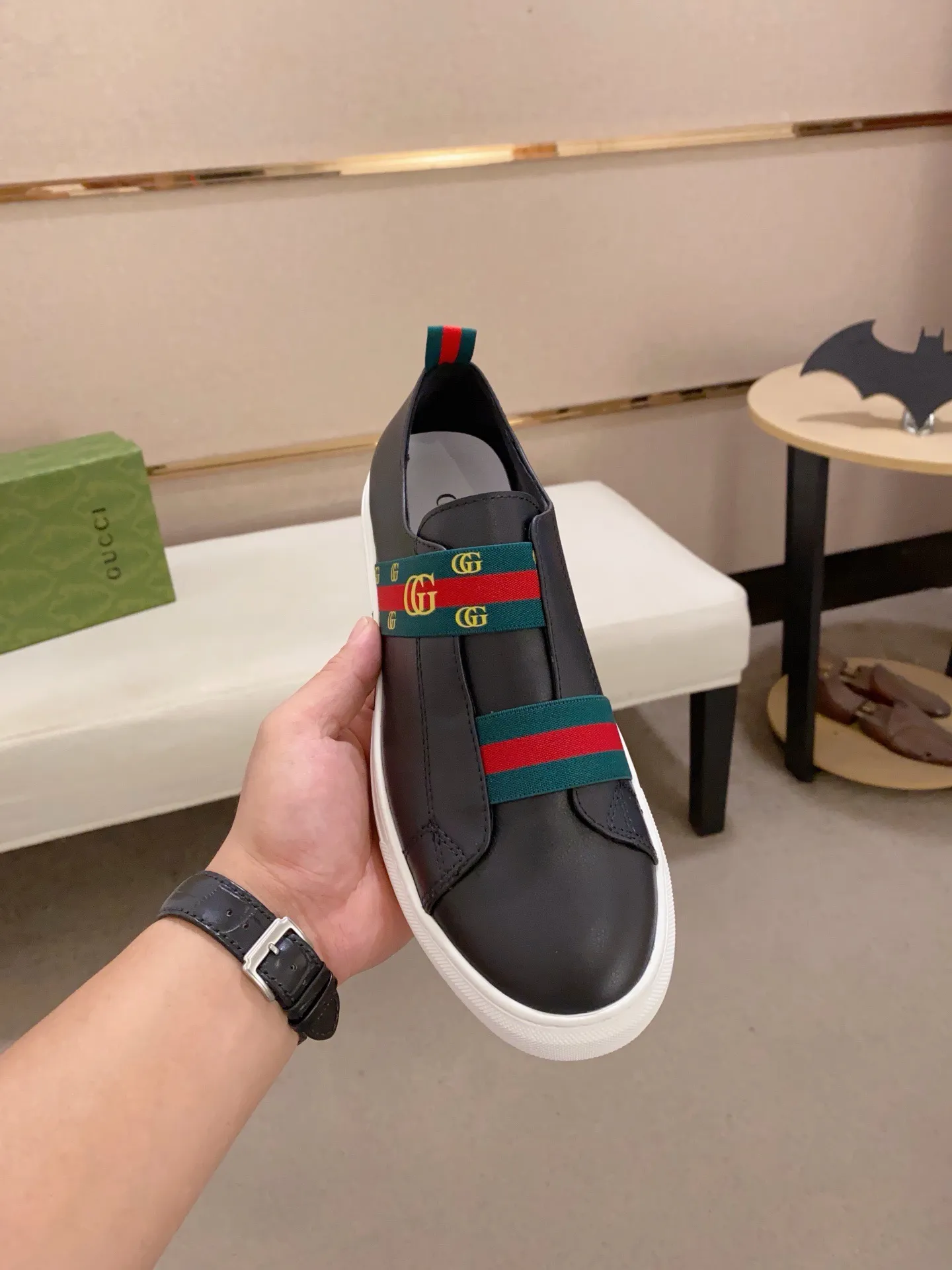 Men's clothing and shoes💰 440💰🇮🇹🇮🇹GUCCI (Gucci) top 🔍🔍 spring and summer models are on sale at the same time, the upper 🇮🇹 imported Italian first-layer cowhide, fully imported sheepskin lining 💪💪, completely 1⃣️compared 1⃣️Reproduction🇮🇹💪💪, ⚠Sole: The original sole is specially provided by the original factory, the exclusive movable molded sole is super comfortable, ⚠Original factory follow-up goods, 🔍🔍high quality, you can enter and leave the counter at will, welcome to compare⚠. Code number:38-44